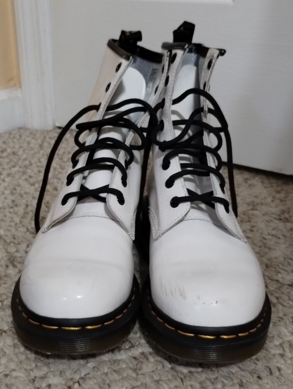 Doc Martens White Leather Boots Size 9 AirWair